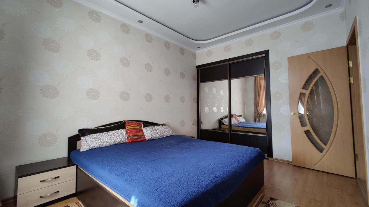Stefan Cel Mare 64 Apartman Kisinyov Kültér fotó